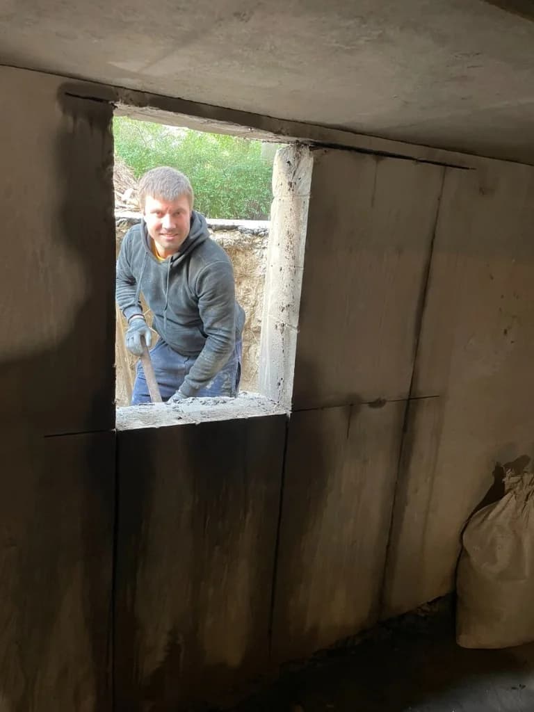 Дверний пройом у залізобетоні